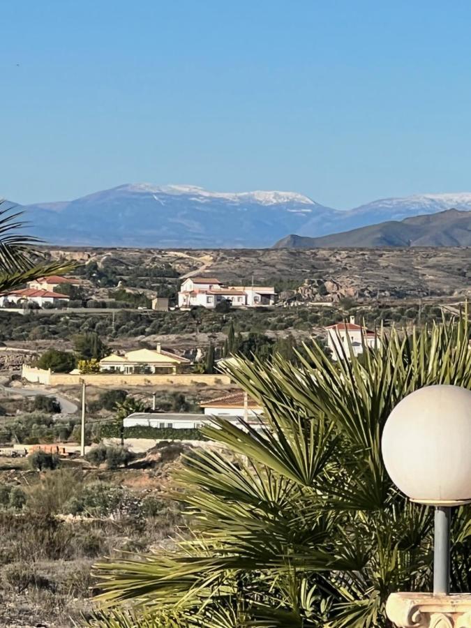 Villa Aljambra อัลบ็อกซ์ ภายนอก รูปภาพ