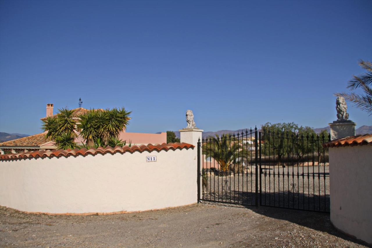 Villa Aljambra อัลบ็อกซ์ ภายนอก รูปภาพ