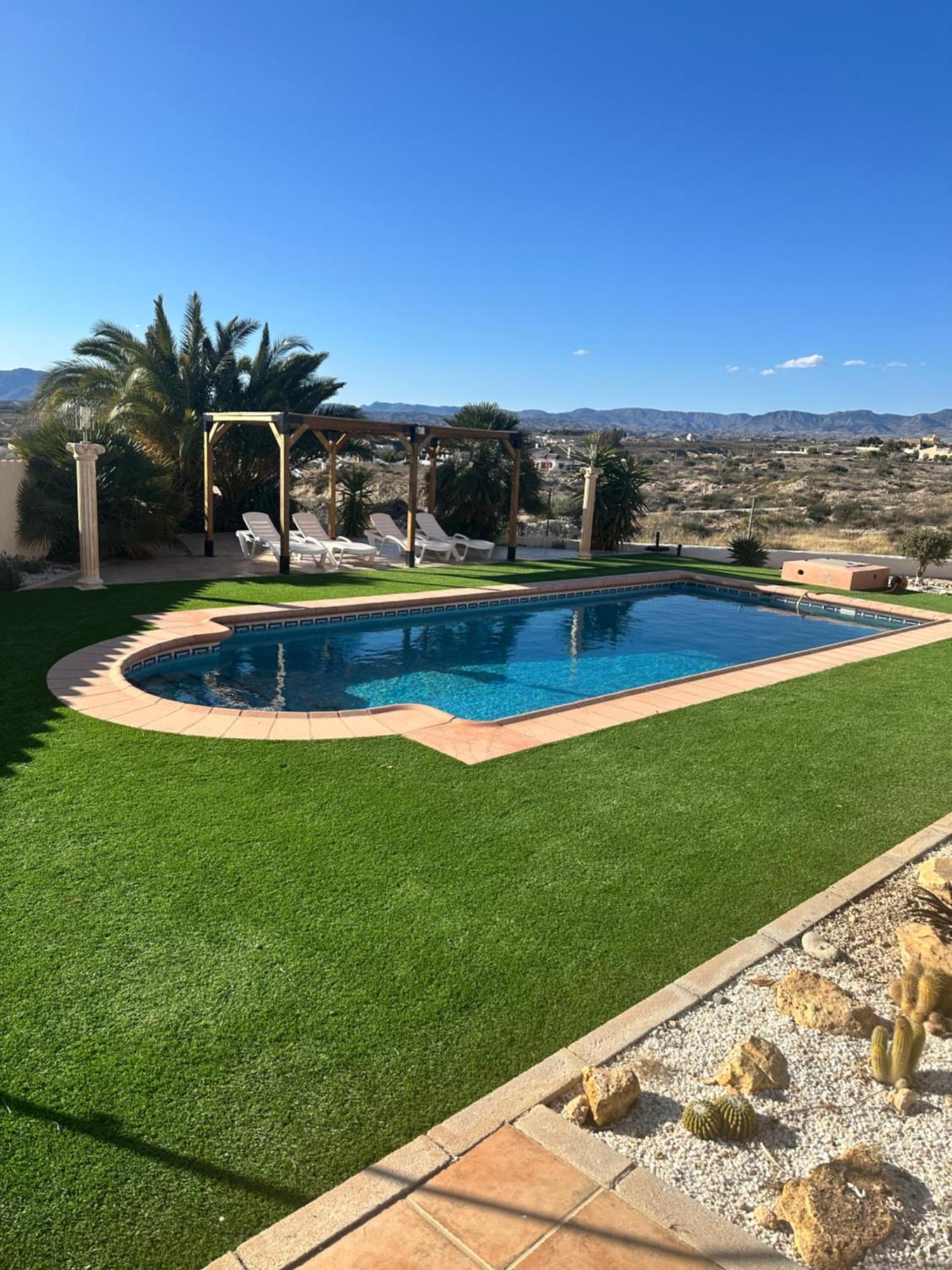 Villa Aljambra อัลบ็อกซ์ ภายนอก รูปภาพ